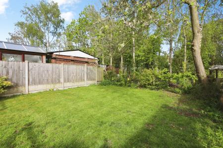 2 bedroom Semi-detached house for sale in Ashby Road, Donisthorpe, DE12