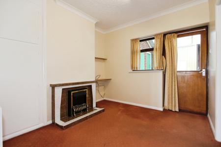 2 bedroom Semi-detached house for sale in Ashby Road, Donisthorpe, DE12