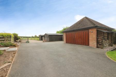 3 bedroom Semi-detached house for sale in Station Road, Melbourne, DE73