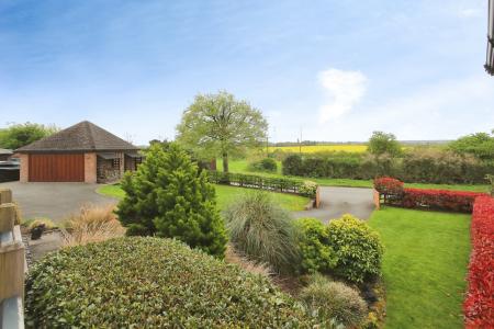 3 bedroom Semi-detached house for sale in Station Road, Melbourne, DE73