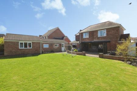 4 bedroom Detached house for sale in Atherstone Road, Measham, DE12