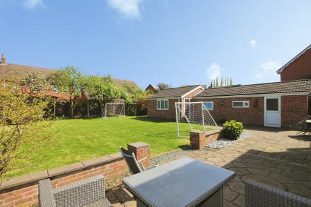 4 bedroom Detached house for sale in Atherstone Road, Measham, DE12