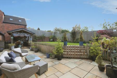 4 bedroom Detached house for sale in Hall Farm Close, Packington, LE65