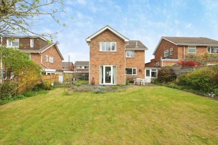 4 bedroom Detached house for sale in Woodside, Ashby-De-La-Zouch, LE65