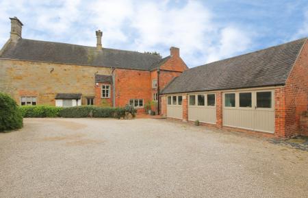 7 bedroom Character Property for sale in Main Street, King's Newton, DE73