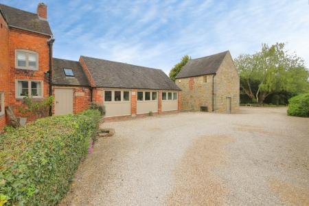 7 bedroom Character Property for sale in Main Street, King's Newton, DE73