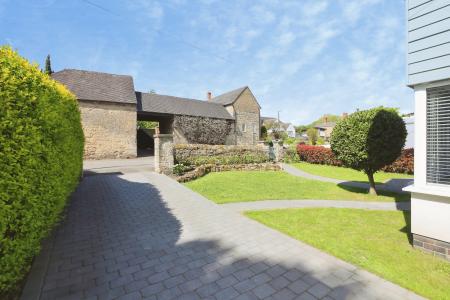4 bedroom Detached house for sale in Trent Lane, King's Newton, DE73