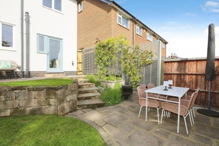 4 bedroom Detached house for sale in Trent Lane, King's Newton, DE73