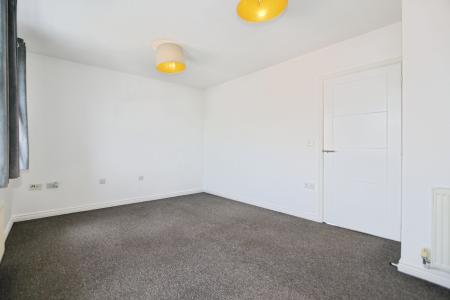 2 bedroom Flat for sale in Oak Crescent, Ashby-De-La-Zouch, LE65