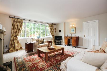5 bedroom Detached house for sale in St Michaels Drive, Appleby Magna, DE12