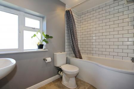 2 bedroom Semi-detached house for sale in Atkinson Road, Ashby-De-La-Zouch, LE65