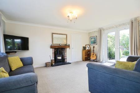 2 bedroom Semi-detached house for sale in Atkinson Road, Ashby-De-La-Zouch, LE65