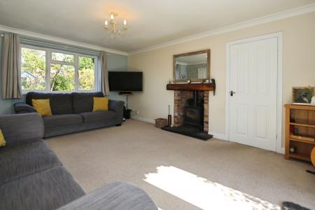 2 bedroom Semi-detached house for sale in Atkinson Road, Ashby-De-La-Zouch, LE65