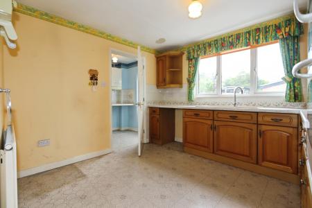 4 bedroom Detached house for sale in Hailebury Avenue, Ashby, Ashby-De-La-Zouch, LE65