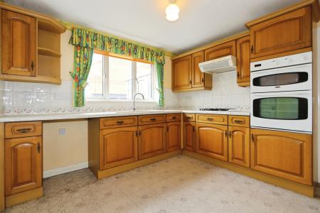 4 bedroom Detached house for sale in Hailebury Avenue, Ashby, Ashby-De-La-Zouch, LE65