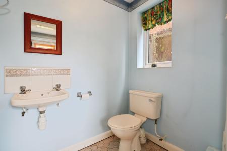 4 bedroom Detached house for sale in Hailebury Avenue, Ashby, Ashby-De-La-Zouch, LE65