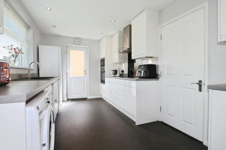 4 bedroom Detached house for sale in Pennine Way, Ashby-De-La-Zouch, LE65