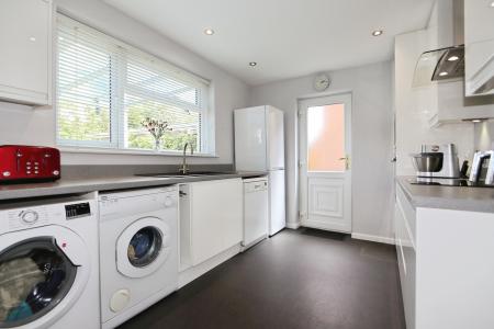 4 bedroom Detached house for sale in Pennine Way, Ashby-De-La-Zouch, LE65