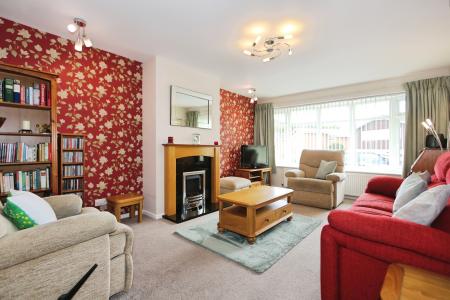 4 bedroom Detached house for sale in Pennine Way, Ashby-De-La-Zouch, LE65