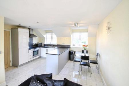 2 bedroom Flat for sale in Brooks Close, Donisthorpe, DE12