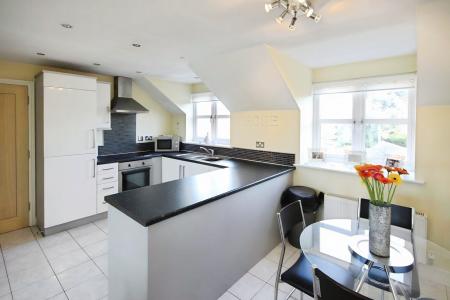 2 bedroom Flat for sale in Brooks Close, Donisthorpe, DE12
