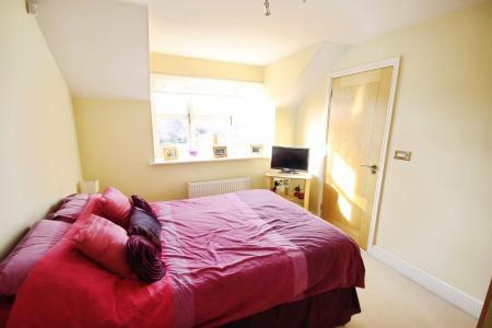 2 bedroom Flat for sale in Brooks Close, Donisthorpe, DE12