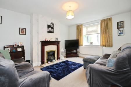 3 bedroom Semi-detached house for sale in King George Avenue, Ashby, Ashby-De-La-Zouch, LE65