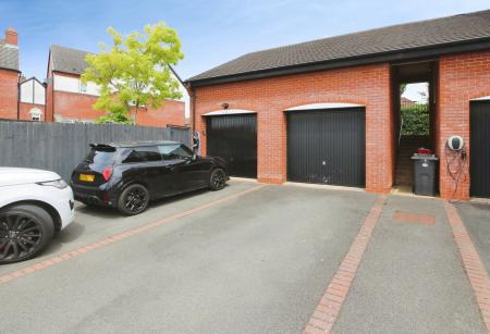 4 bedroom Detached house for sale in Philip Bent Road, Ashby-De-La-Zouch, LE65