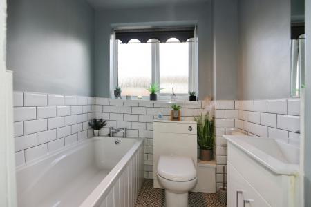 4 bedroom Detached house for sale in Buckley Close, Measham, DE12