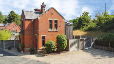 3 bedroom Detached house for sale in Derby Road, Stanton-By-Bridge, DE73
