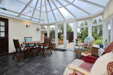 4 bedroom Detached house for sale in Leicester Road, Ashby-De-La-Zouch, LE65