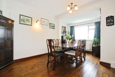 4 bedroom Detached house for sale in Leicester Road, Ashby-De-La-Zouch, LE65