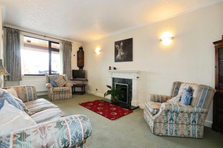 4 bedroom Detached house for sale in Leicester Road, Ashby-De-La-Zouch, LE65