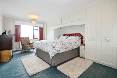 4 bedroom Detached house for sale in Leicester Road, Ashby-De-La-Zouch, LE65