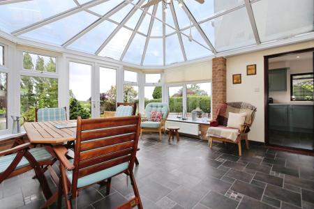 4 bedroom Detached house for sale in Leicester Road, Ashby-De-La-Zouch, LE65