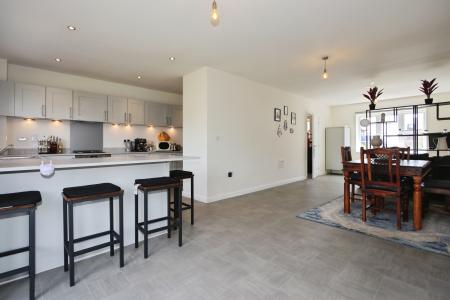 5 bedroom Detached house for sale in Redfern Road, Oakthorpe, DE12