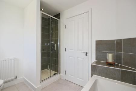 4 bedroom Detached house for sale in School Lane, Ashby-De-La-Zouch, LE65