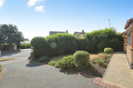 2 bedroom Bungalow for sale in Smisby Road, Ashby-De-La-Zouch, LE65