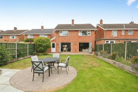 4 bedroom Detached house for sale in Windmill Close, Ashby-De-La-Zouch, LE65