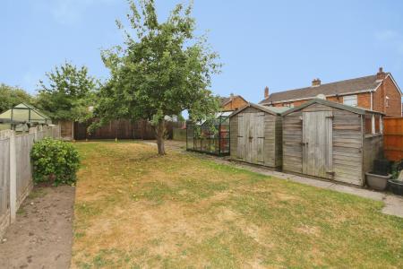 3 bedroom Semi-detached house for sale in Mease Close, Measham, DE12