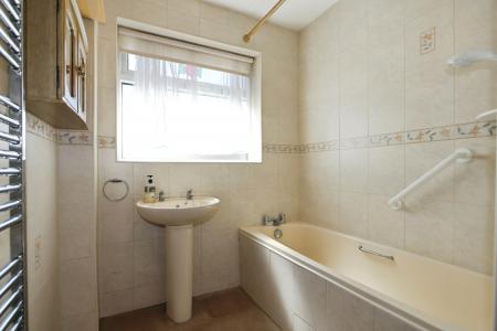 3 bedroom Bungalow for sale in Donington Drive, Ashby, Ashby-De-La-Zouch, LE65