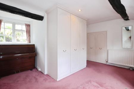 3 bedroom Cottage for sale in Ashby Road, Ticknall, DE73