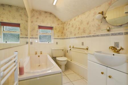 3 bedroom Cottage for sale in Ashby Road, Ticknall, DE73
