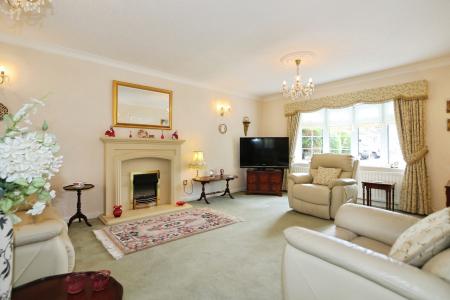 4 bedroom Detached house for sale in Tower Gardens, Ashby-De-La-Zouch, LE65