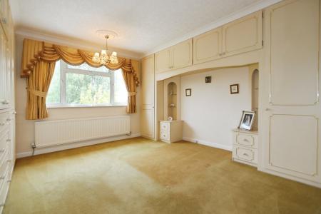 4 bedroom Detached house for sale in Tower Gardens, Ashby-De-La-Zouch, LE65