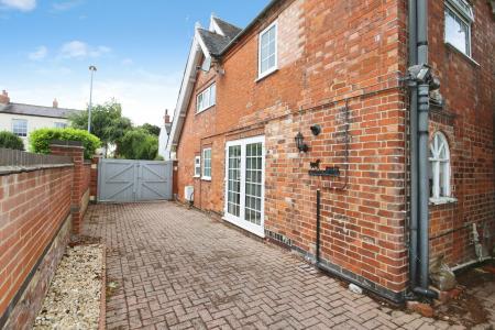 3 bedroom Semi-detached house for sale in 11 Main Street, Ravenstone, LE67