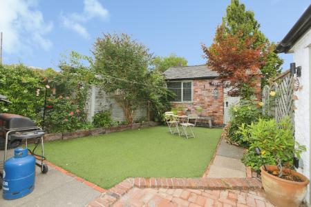 2 bedroom Semi-detached house for sale in Wood Street, Ashby-De-La-Zouch, LE65