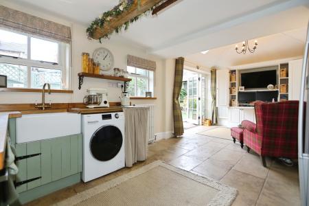 2 bedroom Semi-detached house for sale in Wood Street, Ashby-De-La-Zouch, LE65