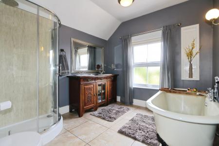 4 bedroom Semi-detached house for sale in Smisby Road, Ashby-De-La-Zouch, LE65