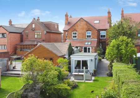 4 bedroom Semi-detached house for sale in Smisby Road, Ashby-De-La-Zouch, LE65